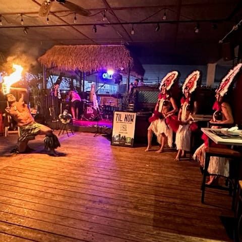 fire-dancer-from-aloha-productions